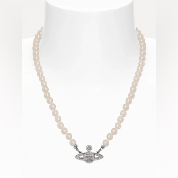 Vivienne Westwood Jewelry - Vivienne Westwood Silver Mini Bas Relief Pearl Choker